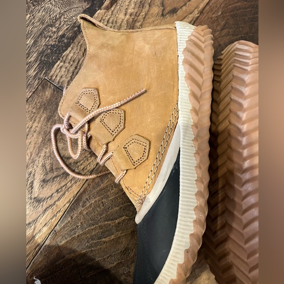SOREL Out 'N About Womens Tan Boots - Picture 5 of 12